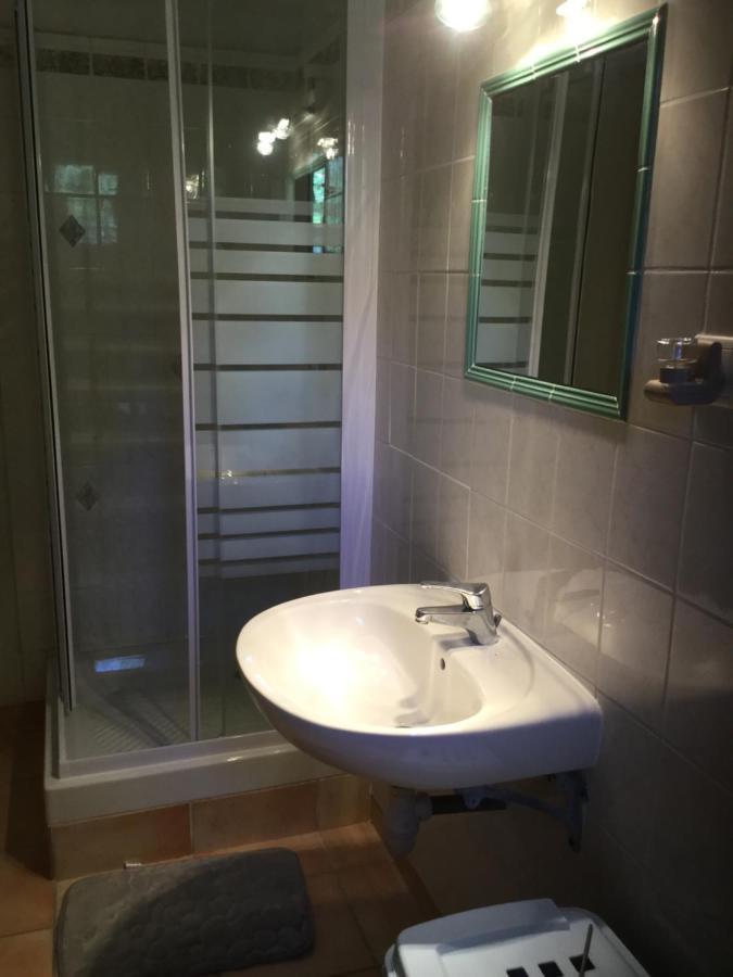 Appartement Dans Un Mas Provencal Istres Eksteriør bilde